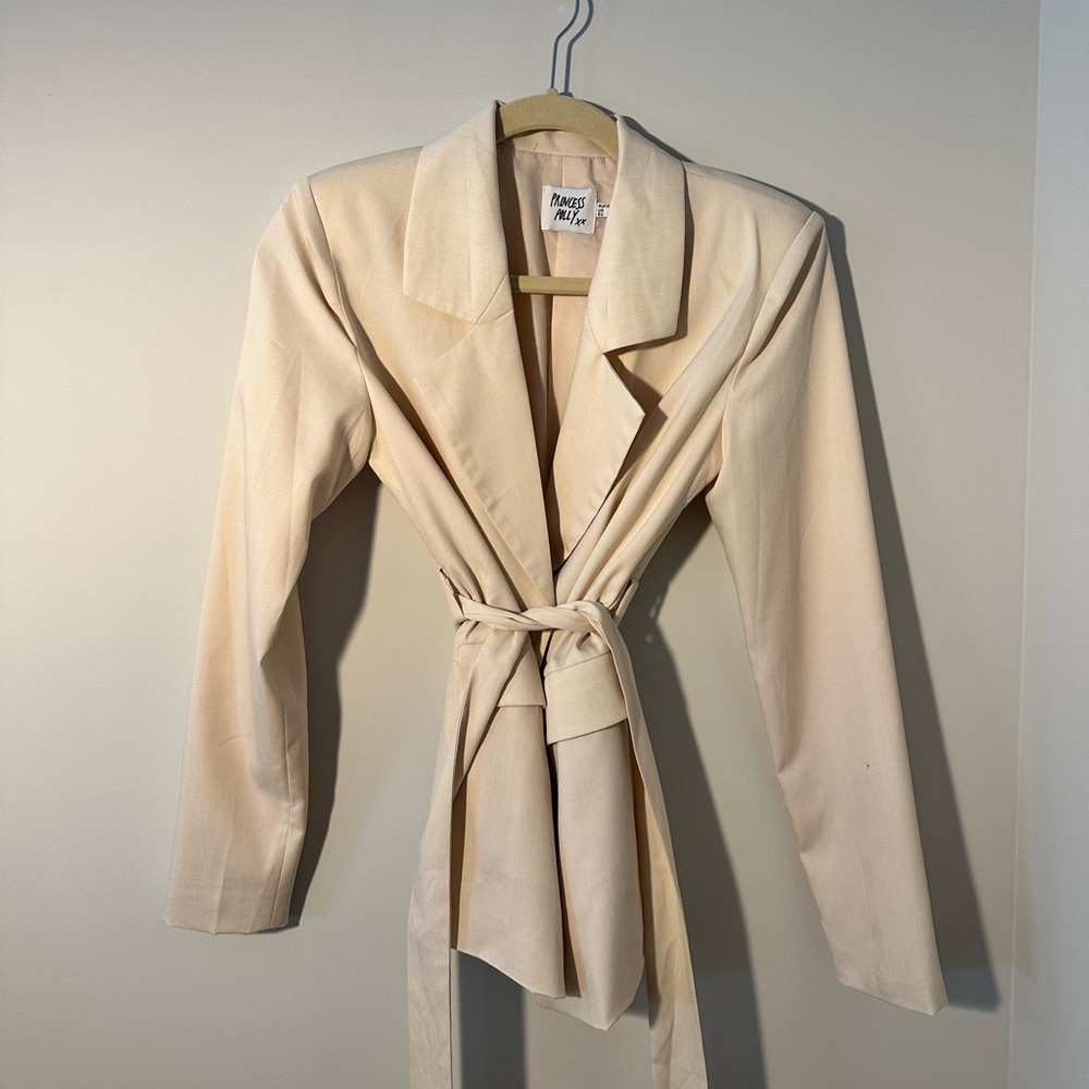 Princess Poly Tie Cream Blazer